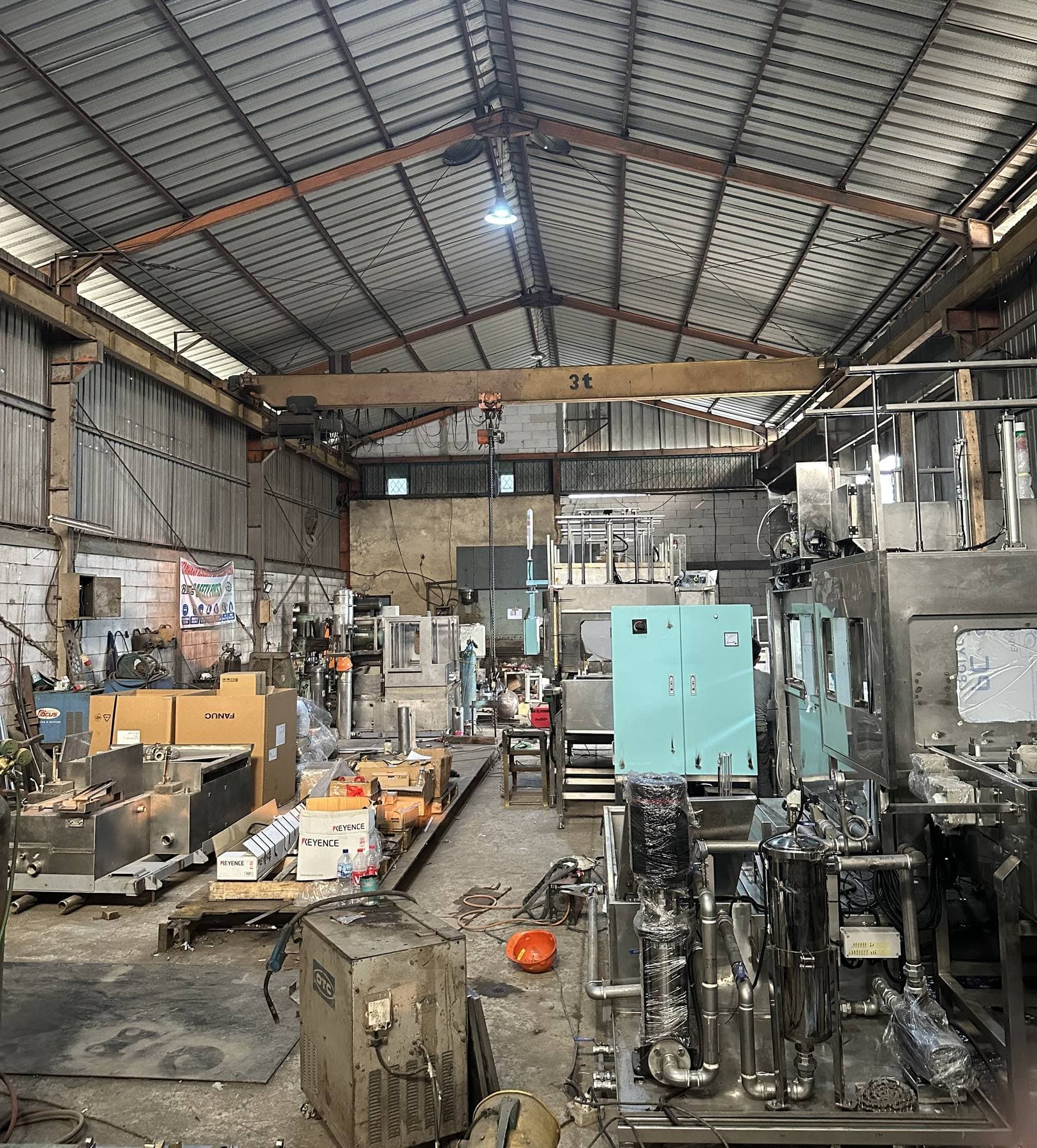 Shop floor under the 3-ton overhead crane